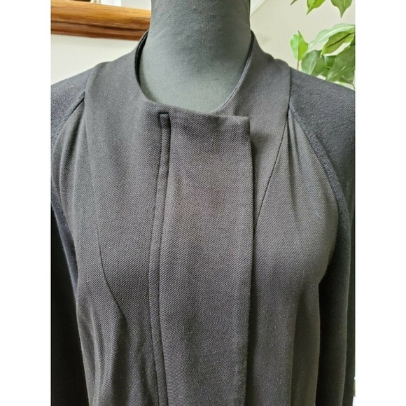 Cabi Women Black Rayon Long Sleeve Full Zip Front Zip Fitted Jacket Size Medium - Picture 2 of 12
